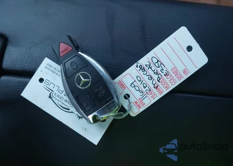 2010 Mercedes-Benz E 350 4Matic из США, поврежденный, VIN WDDHF8HB4AA087358